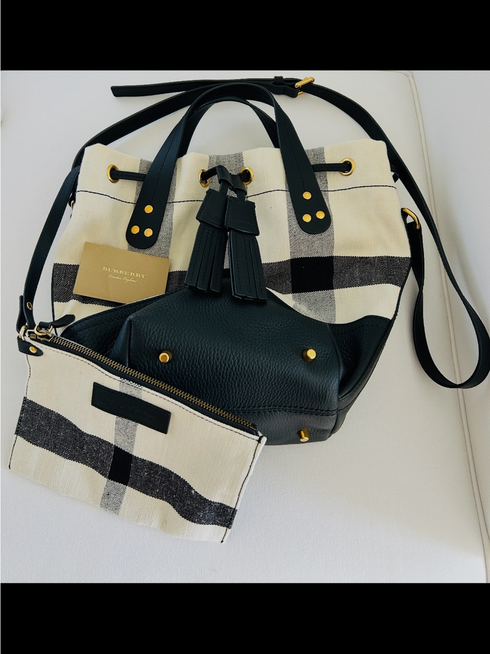 NWOT, Designer Luxury. Genuine Burberry Black & Ivory Check Tote, Never Used - Picture 8 of 8
